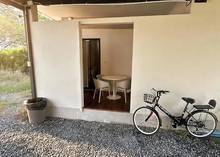 Coco Jacuzzi 1-airport Access Apartment