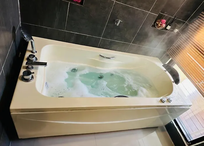 Apartment Coco Jacuzzi 1-airport Access *